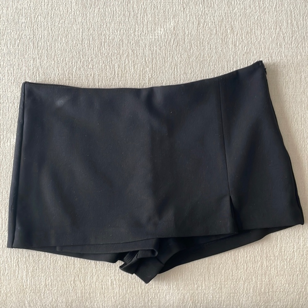 Zara black skort (mini skirt & built in shorts)